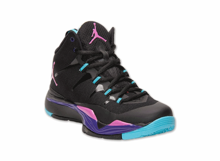 Jordan negro con top rosa