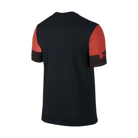 LeBron 23 Sleeve (011/negro/rojo)
