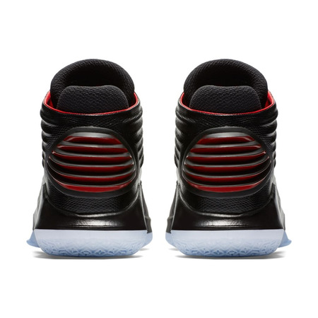 Air Jordan XXXII "Bred"
