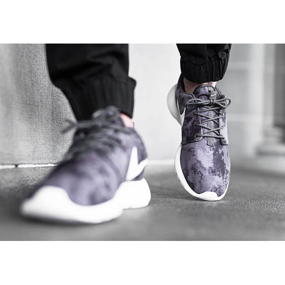 Nike Roshe One Print (017/darkgrey/blanco/grey)