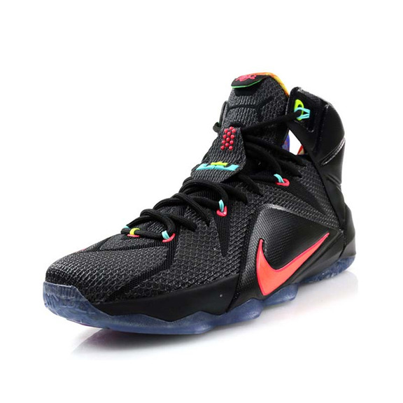 Lebron XII "Data" (068/negro/crimson)