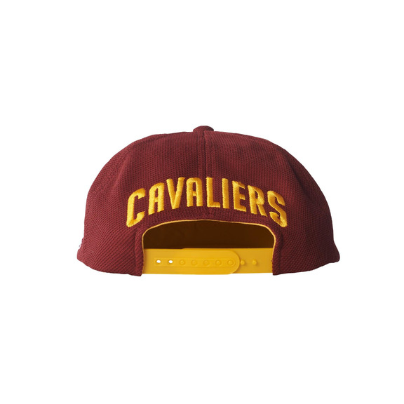 Adidas NBA Gorra Flat Cap Cavaliers (burdeos/blanco/amarillo)