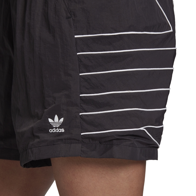 Aplicado Catástrofe saldar Adidas Originals Adicolor Large Logo Shorts (black)