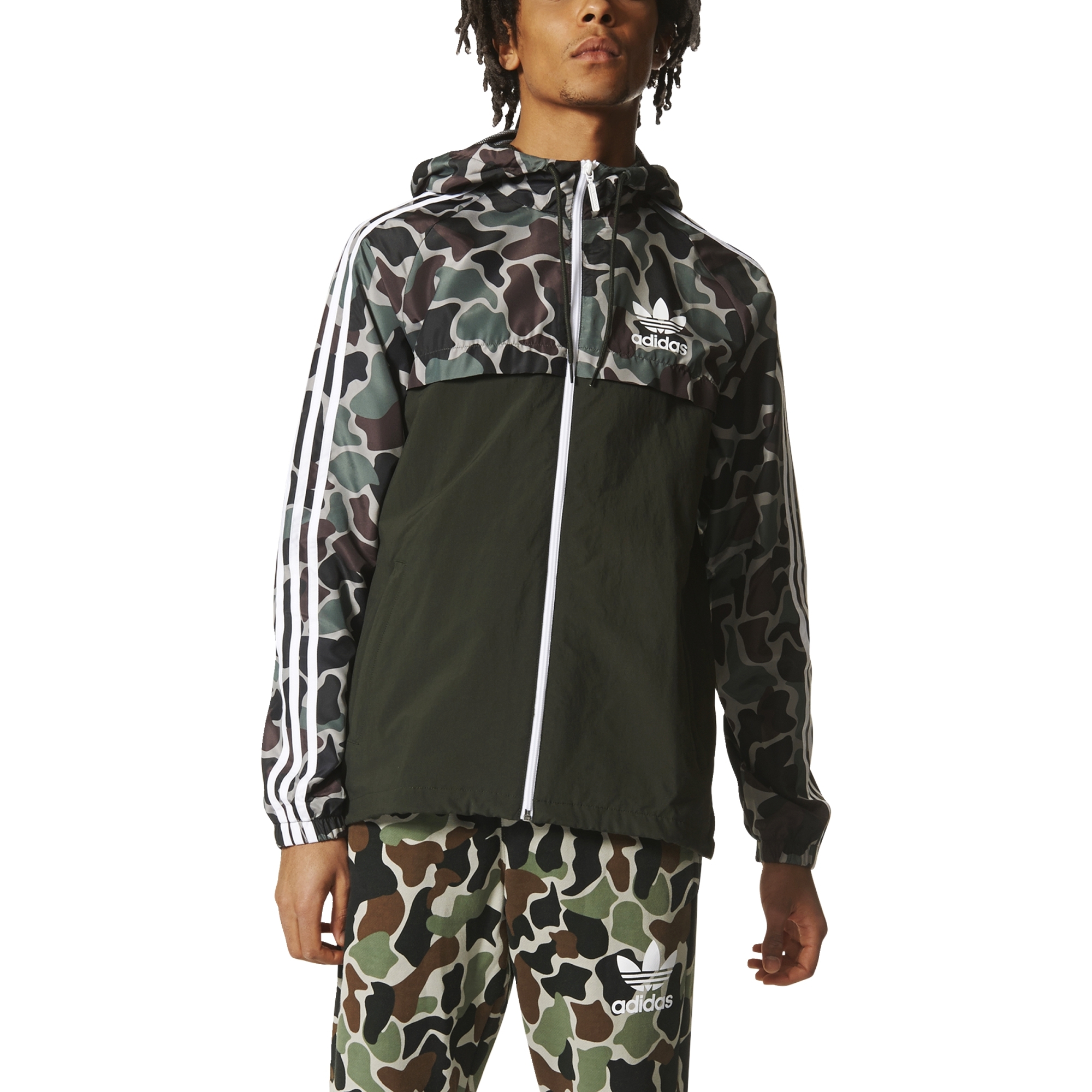 Cabecear Contribuyente odio Adidas Originals Camo Rev Windbreaker (multicolor)