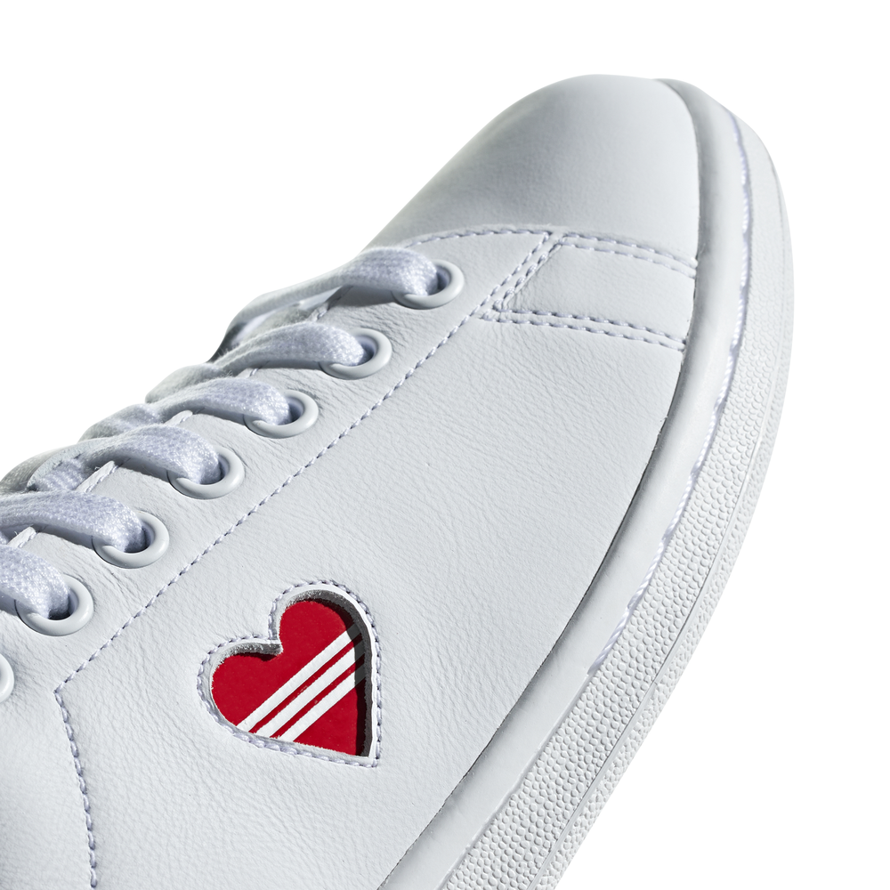 stan smith corazon