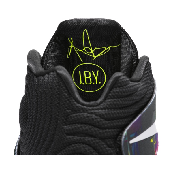 Kyrie 2 Parade 110 white black volt