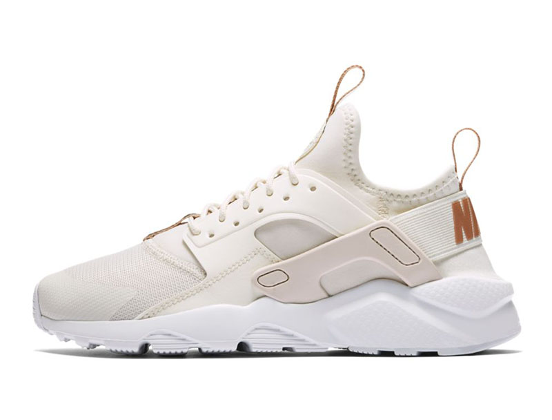 Air Huarache Run Ultra (GS) Shoe "Bronze"